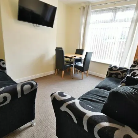Dom wakacyjny Buckingham Terrace - 4 Bedrooms - Sleeps 7 Redcar