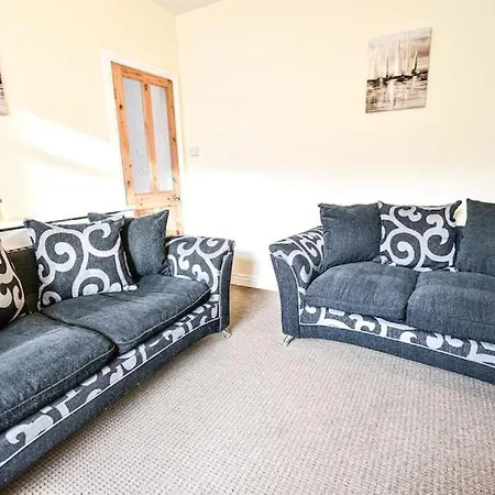 Buckingham Terrace - 4 Bedrooms - Sleeps 7 Redcar