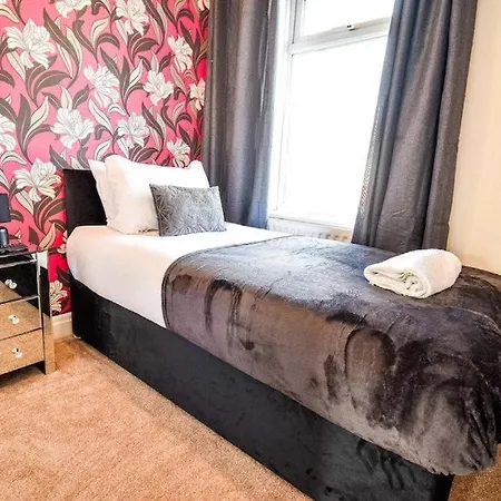 Buckingham Terrace - 4 Bedrooms - Sleeps 7 Dom wakacyjny *