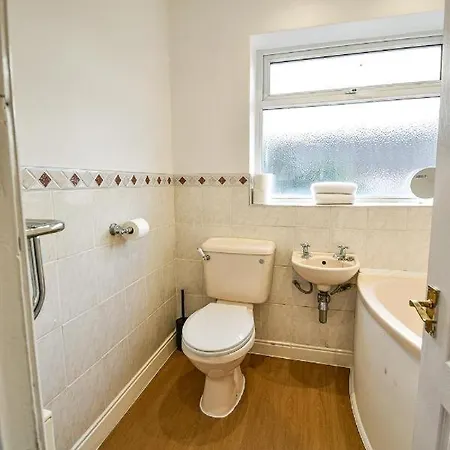 Buckingham Terrace - 4 Bedrooms - Sleeps 7 Redcar