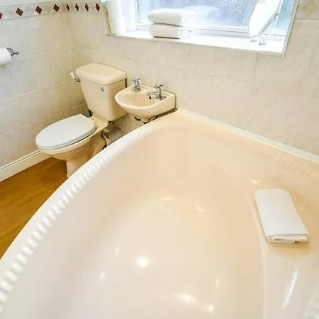 Buckingham Terrace - 4 Bedrooms - Sleeps 7