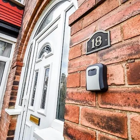 Buckingham Terrace - 4 Bedrooms - Sleeps 7 펜션 레드카