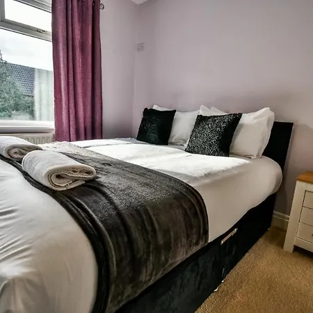 Buckingham Terrace - 4 Bedrooms - Sleeps 7 펜션 *